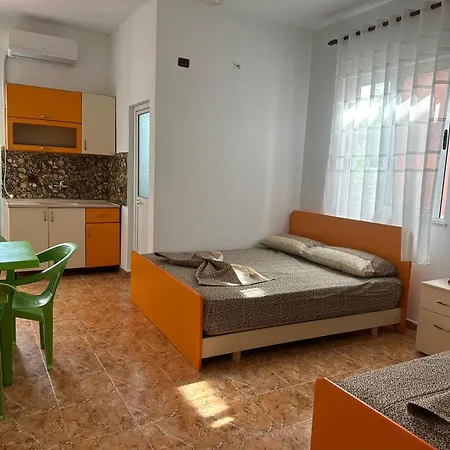 Hotel Densti Velipoje